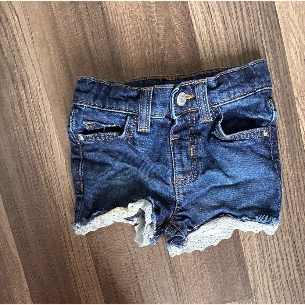 Cat & Jack Girls 2T Dark Wash Denim Lace Trim Shorts

Adorable Cat & Jack
